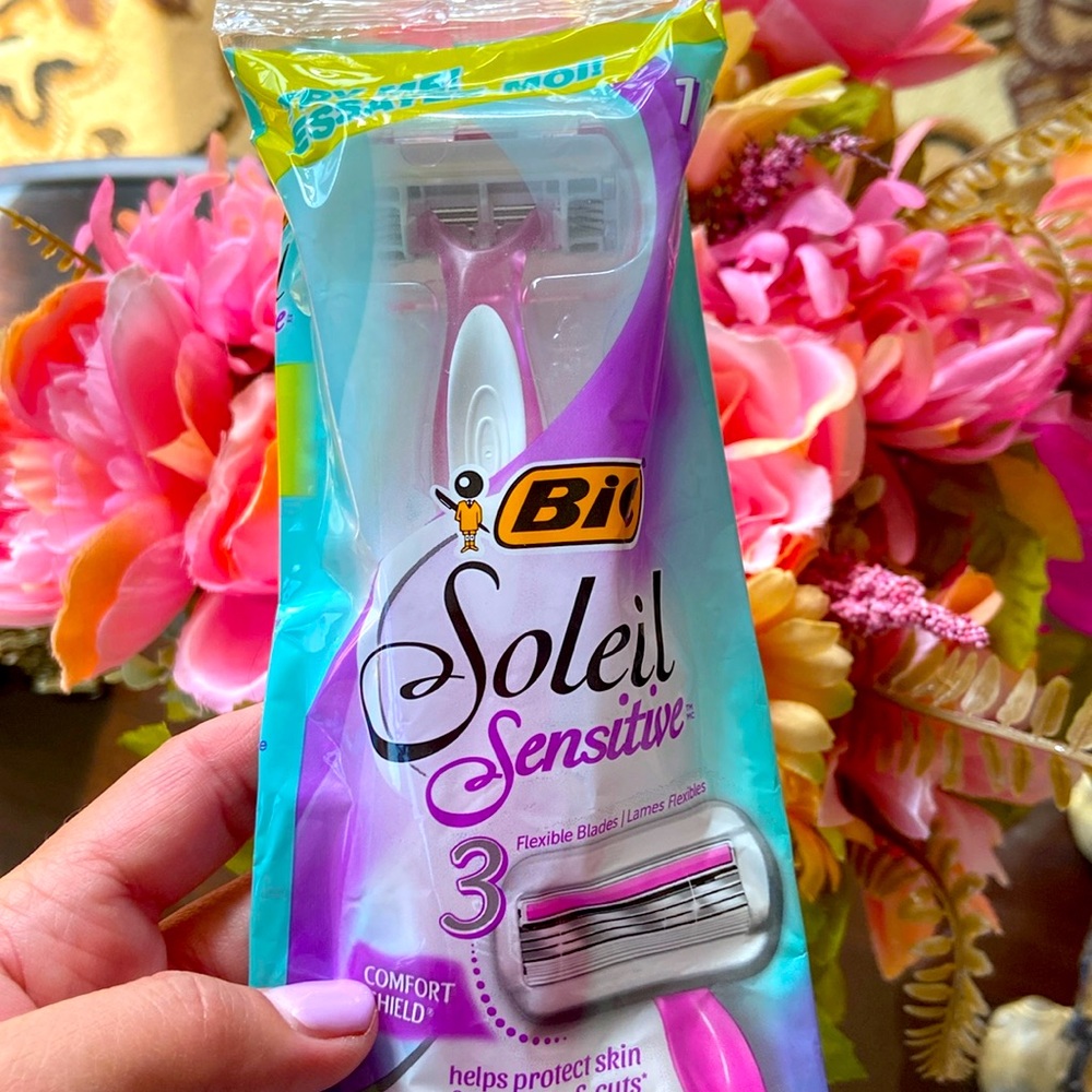 Bic travel razor for sensitive skin